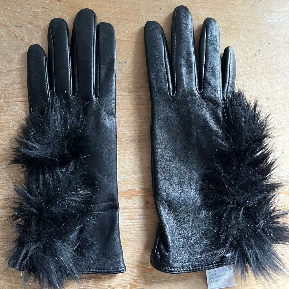 Women's Glacé Leather Gloves with Faux Fur Poms Small